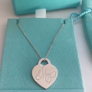 100% Authentic Tiffany & Co Mom Medium Heart Tag Pendent Necklace